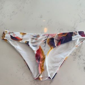L space bikini bottoms